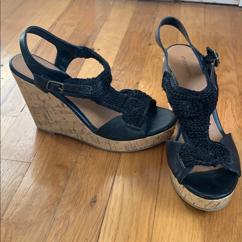 Sz 8 black wedge heels